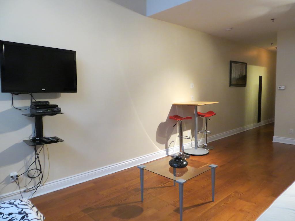 Financial District Furnished Apartment Toronto Room photo